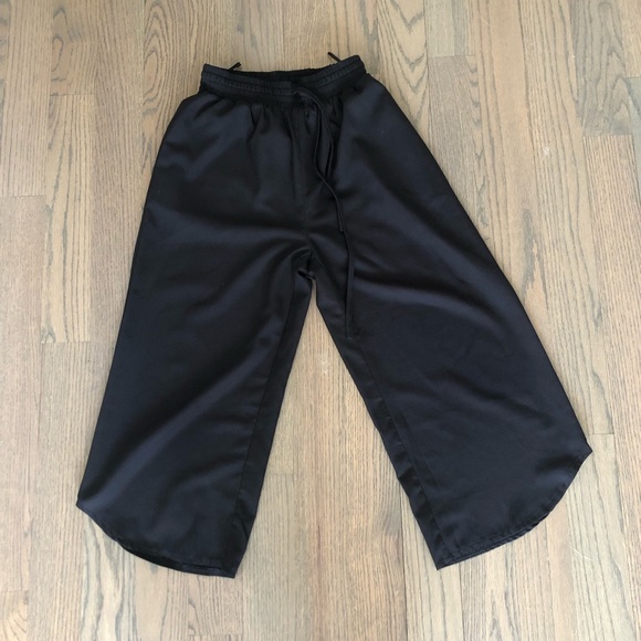 Black elastic flowy pants - Picture 2 of 5
